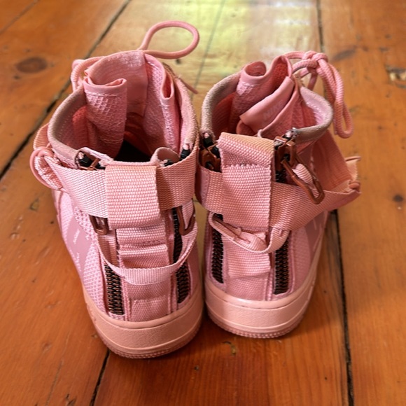 SF Air Force 1 Mid 'Coral Stardust' - Picture 2 of 5